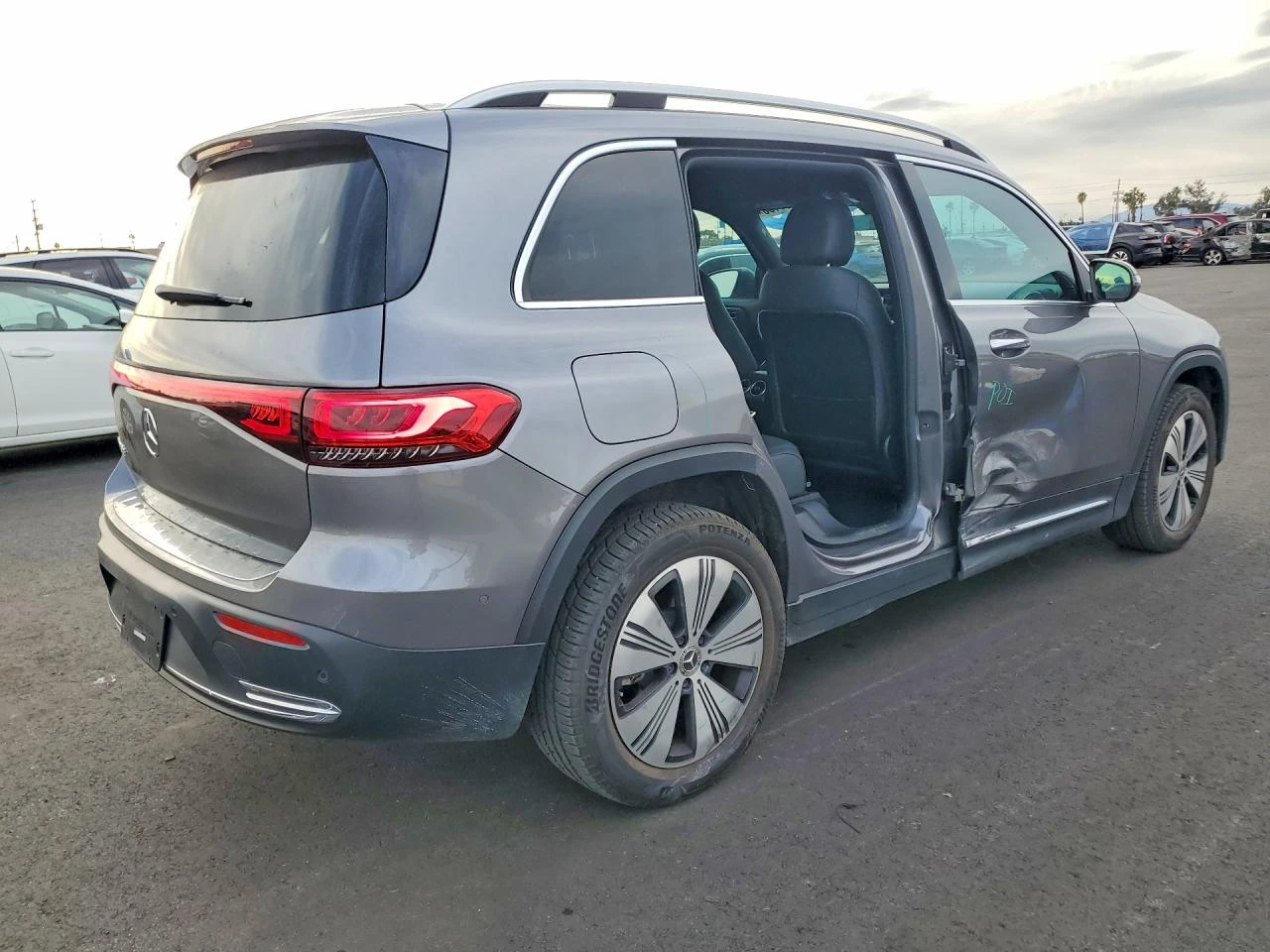 Mercedes-Benz EQB 250+ , снимка 3 - Автомобили и джипове - 54141404