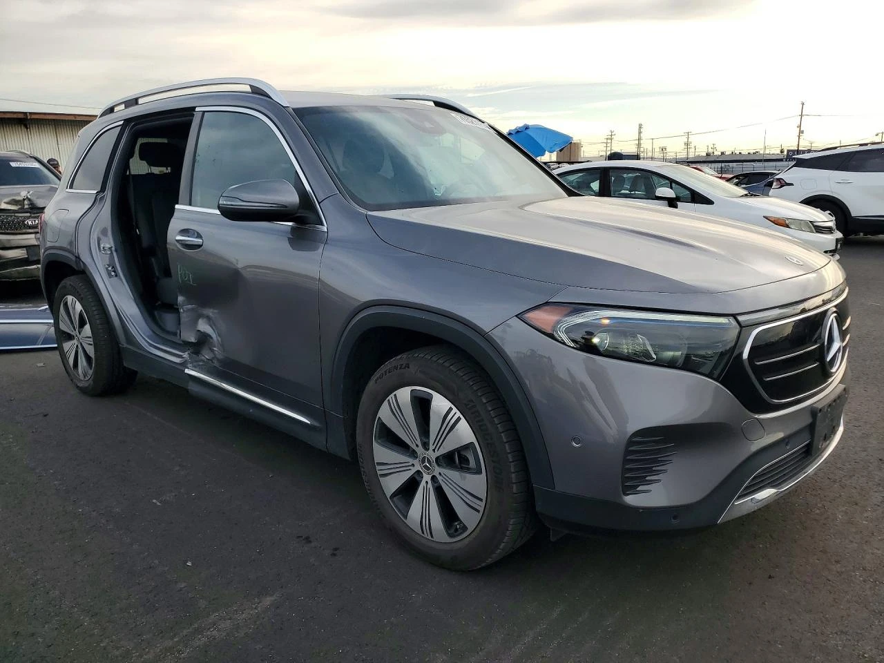 Mercedes-Benz EQB 250+ , снимка 4 - Автомобили и джипове - 54141404