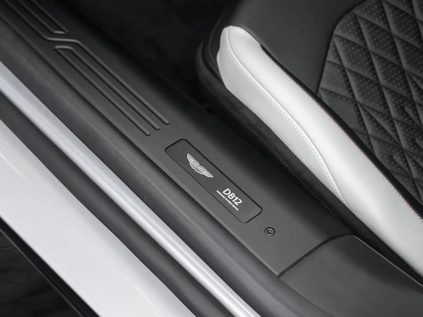 Aston Martin DB12 Coupe = NEW = �������� | Mobile.bg � ����������� 7