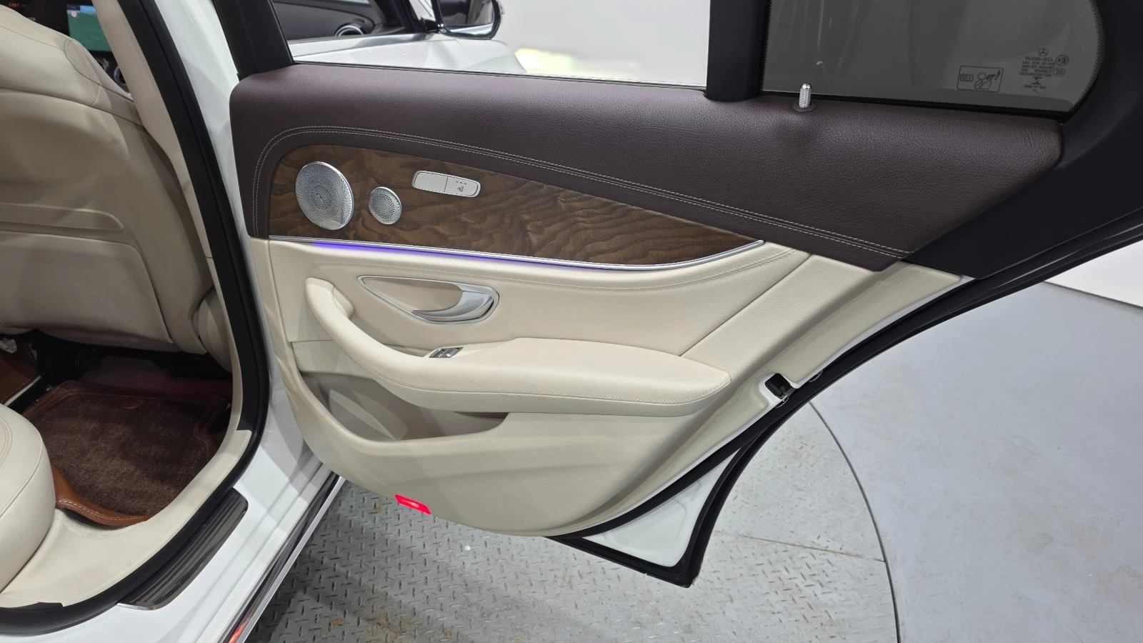 Mercedes-Benz E 300 | Mobile.bg � ����������� 14