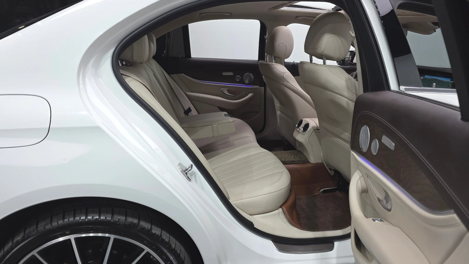 Mercedes-Benz E 300 | Mobile.bg � ����������� 16