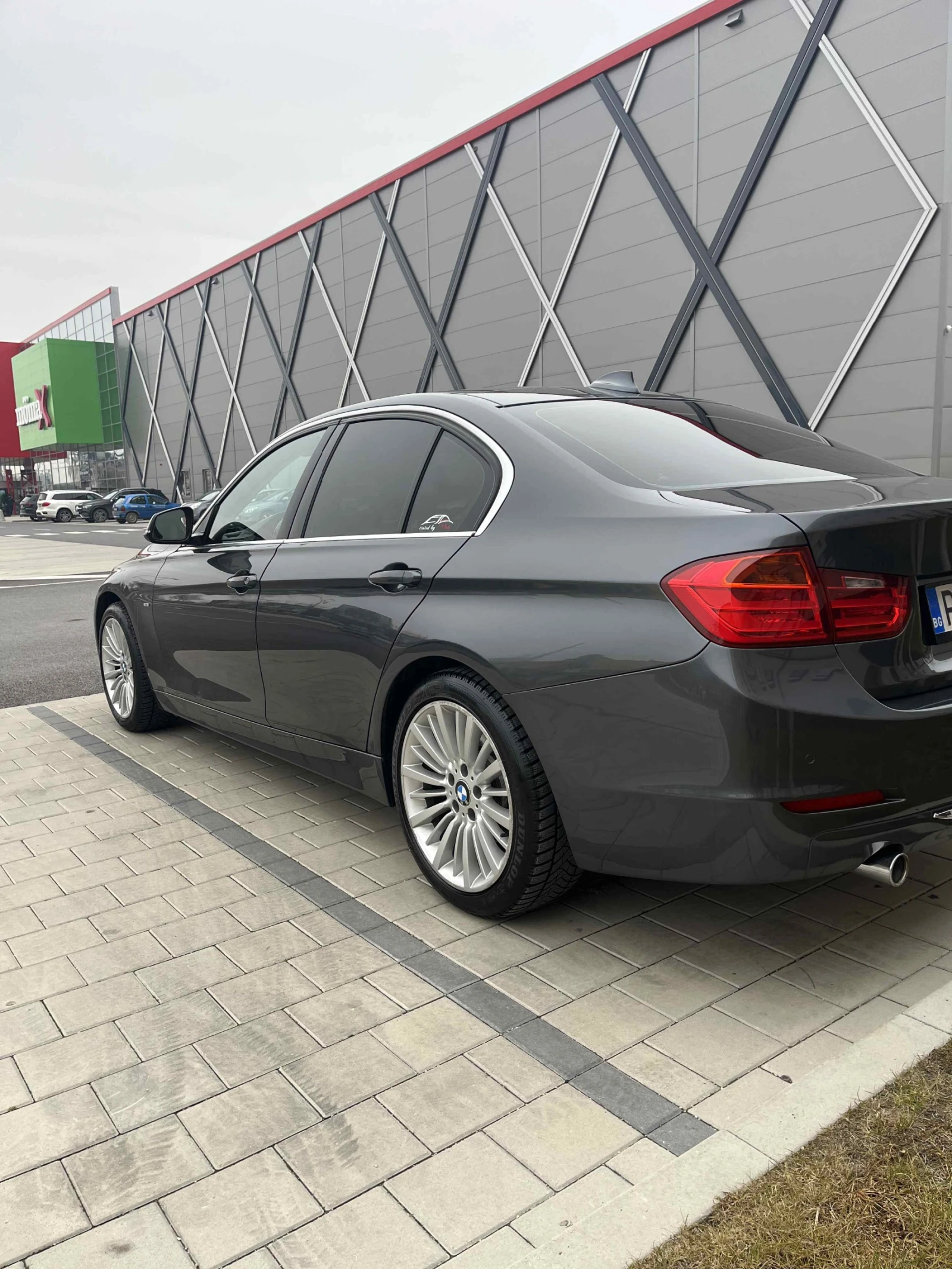 BMW 320, снимка 2 - Автомобили и джипове - 55316302