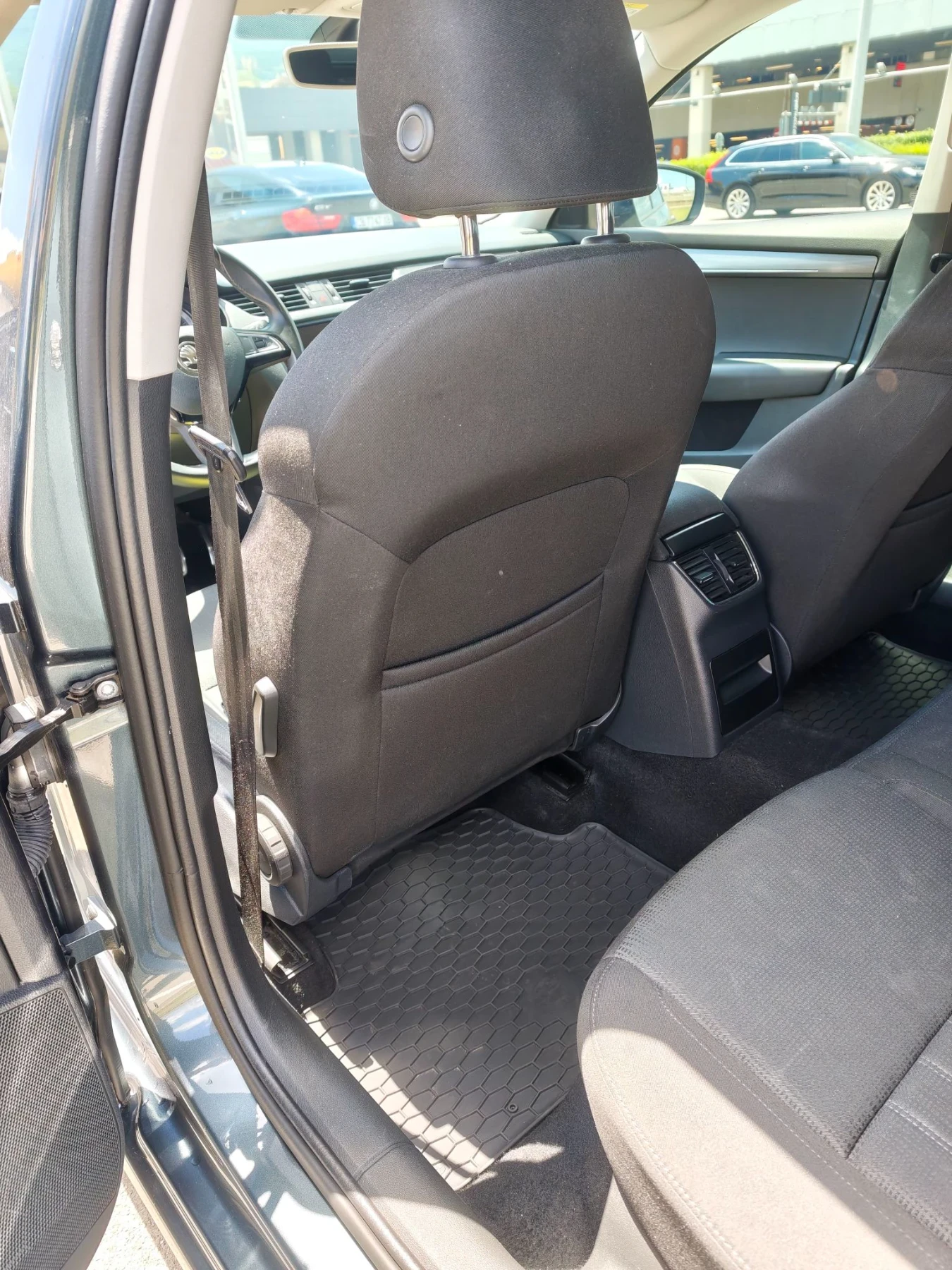 Skoda Octavia 3 FL | 2.0TDI 7-DSG, снимка 13 - Автомобили и джипове - 55689954