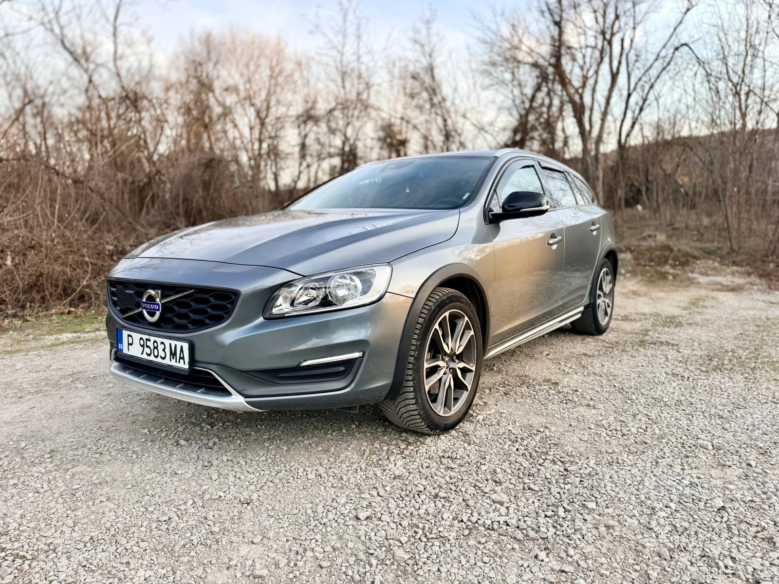 Volvo V60 Cross Country 2.0 D3 FWD, снимка 3 - Автомобили и джипове - 55944570
