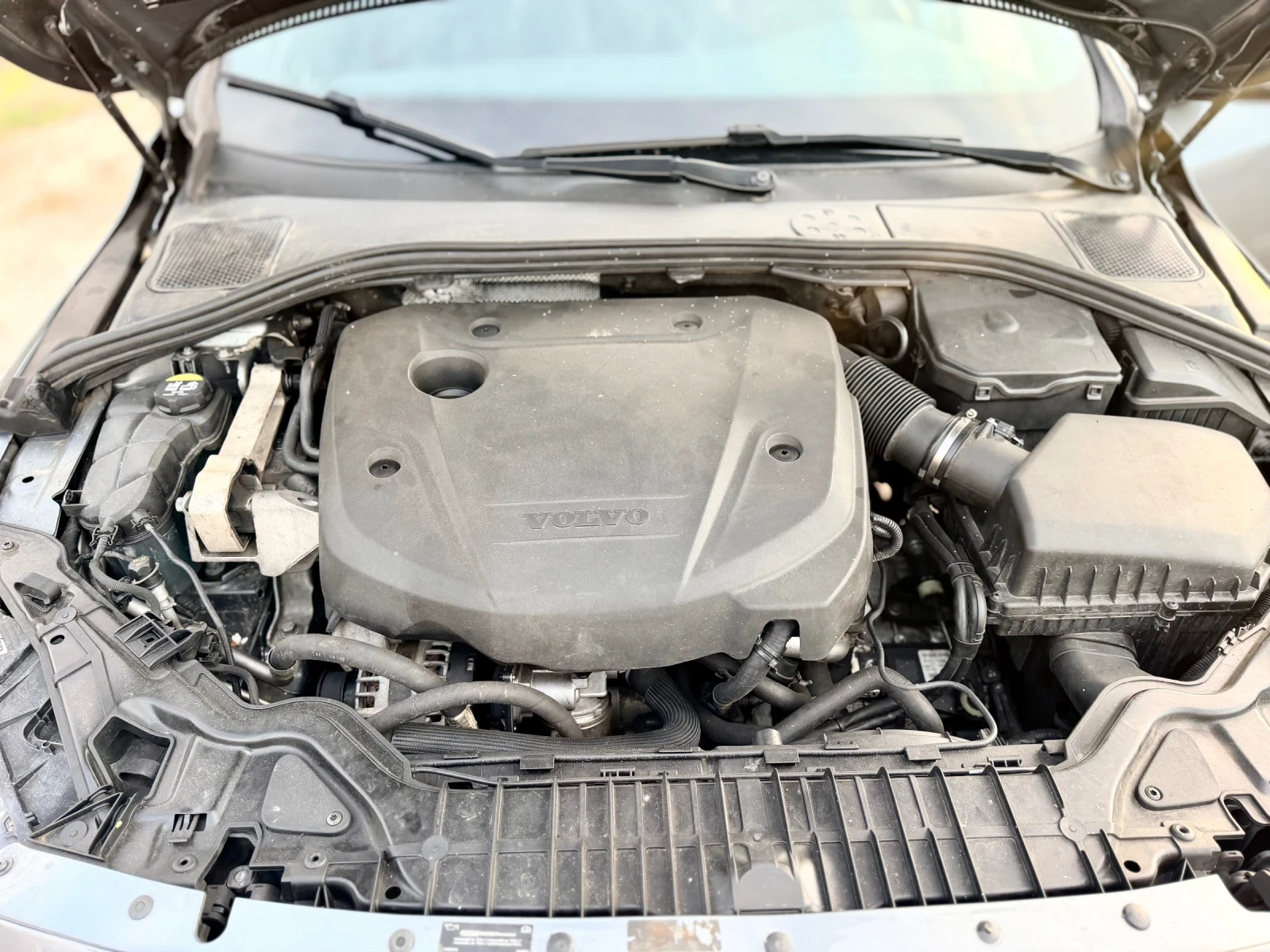 Volvo V60 Cross Country 2.0 D3 FWD, снимка 10 - Автомобили и джипове - 55944570