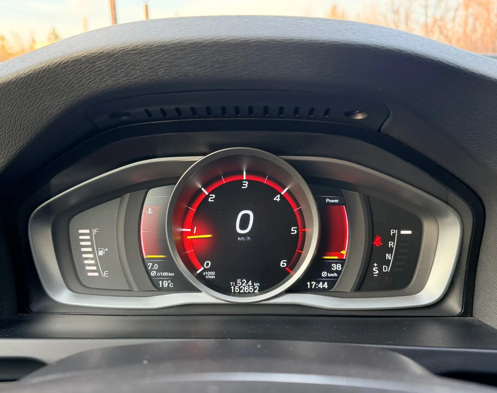 Volvo V60 Cross Country 2.0 D3 FWD, снимка 16 - Автомобили и джипове - 55944570