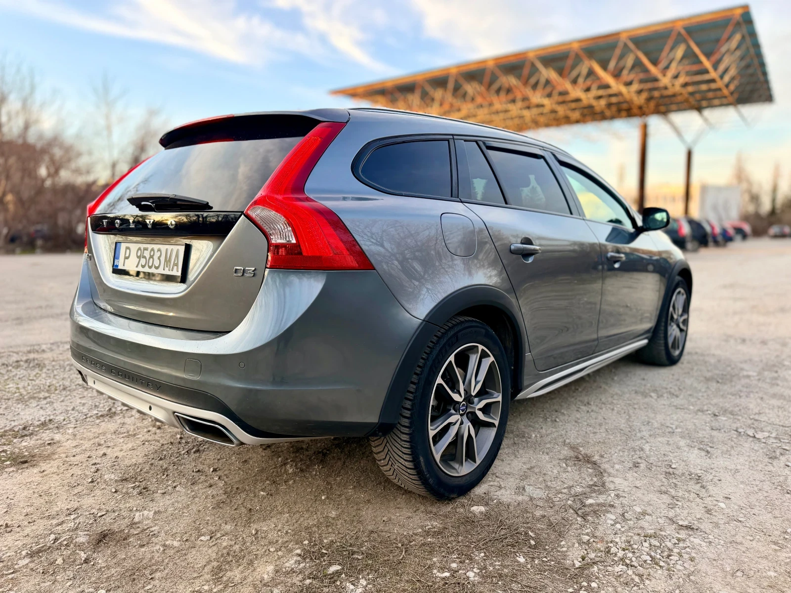 Volvo V60 Cross Country 2.0 D3 FWD, снимка 6 - Автомобили и джипове - 55944570