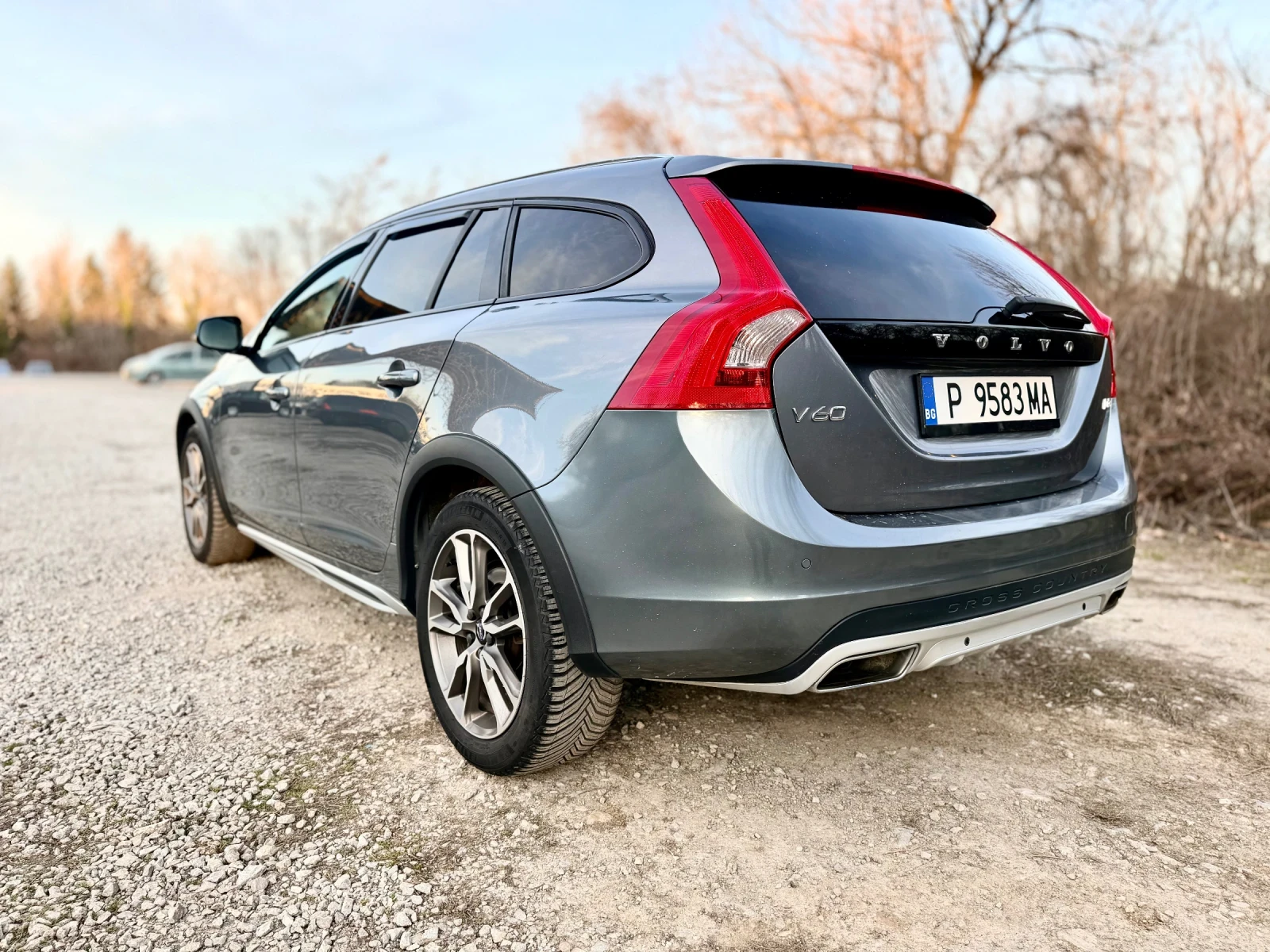 Volvo V60 Cross Country 2.0 D3 FWD, снимка 5 - Автомобили и джипове - 55944570