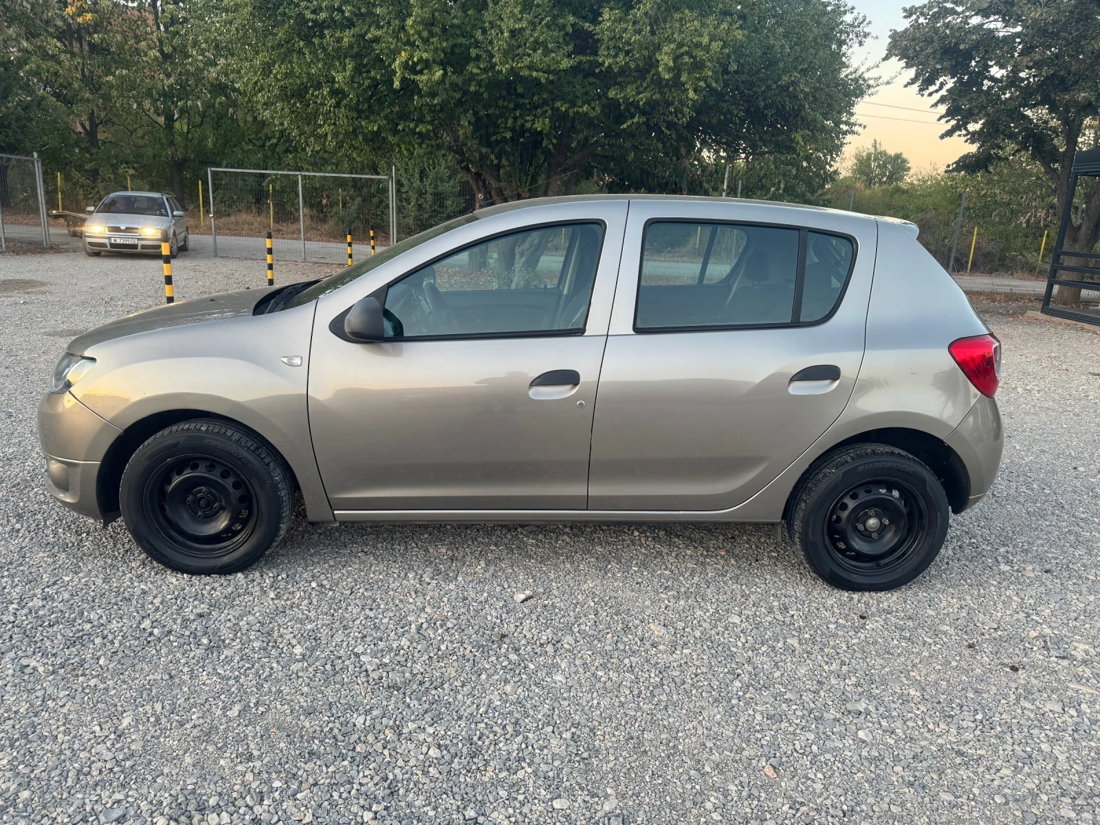 Dacia Sandero 1.2i-Italy , снимка 3 - Автомобили и джипове - 56345697