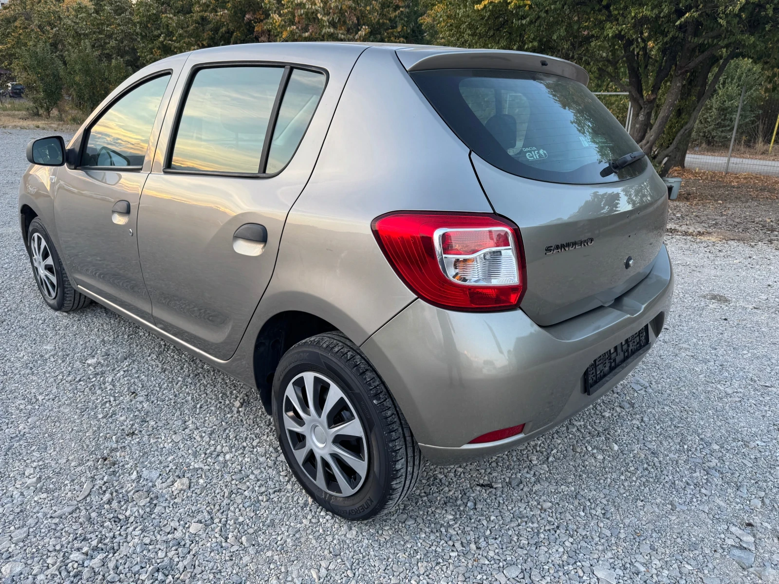 Dacia Sandero 1.2i-Italy  | Mobile.bg � ����������� 4