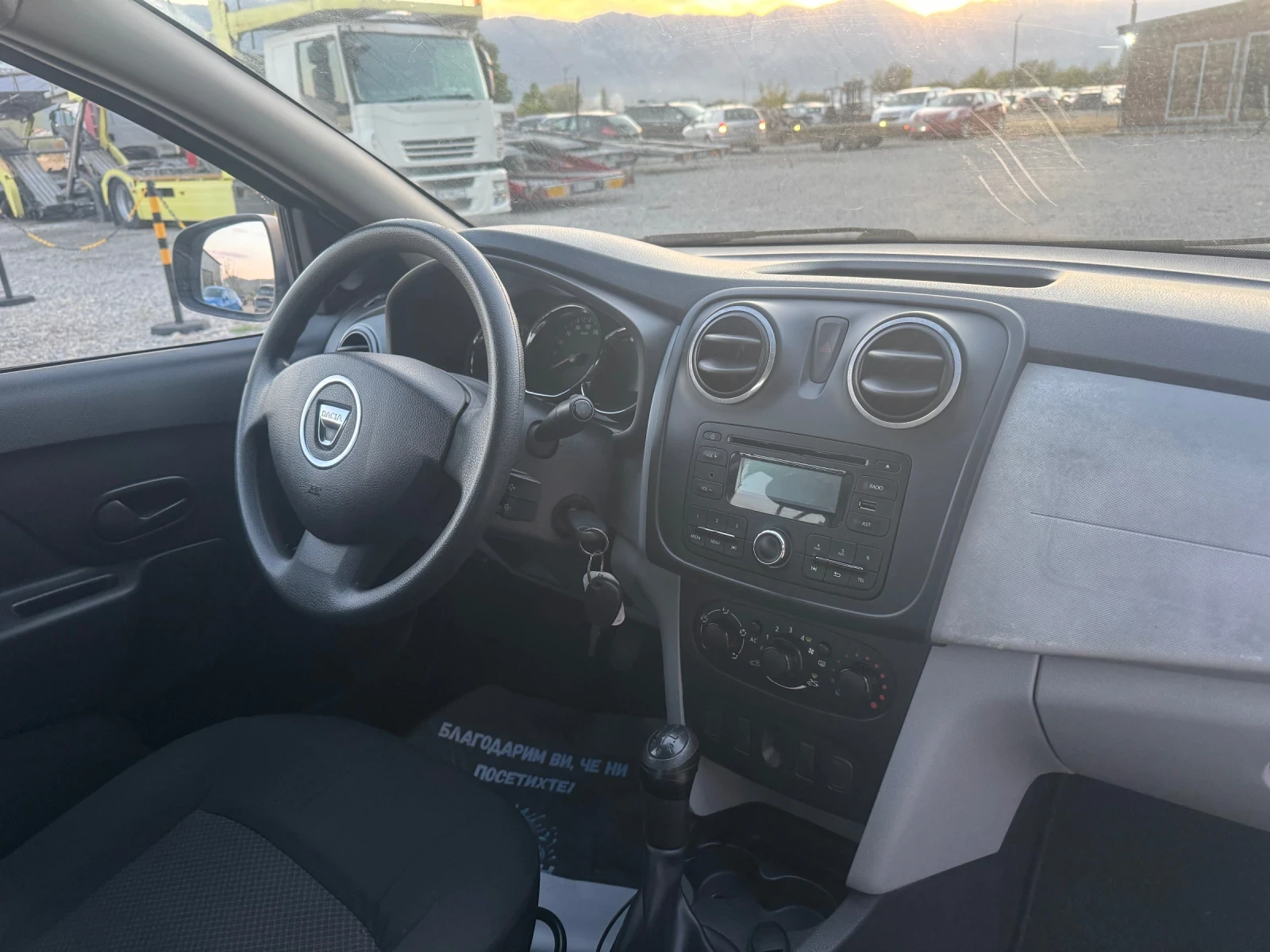 Dacia Sandero 1.2i-Italy , снимка 9 - Автомобили и джипове - 56345697