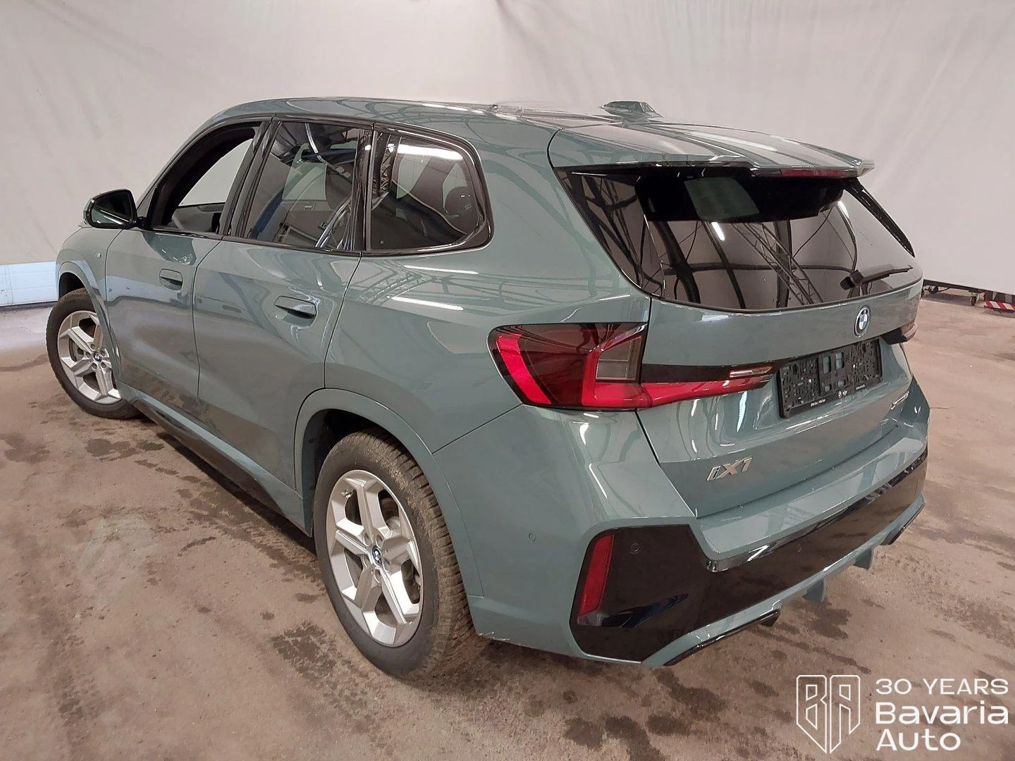 BMW iX1 30 xDrive M Sport Paket Automatic | Mobile.bg   2