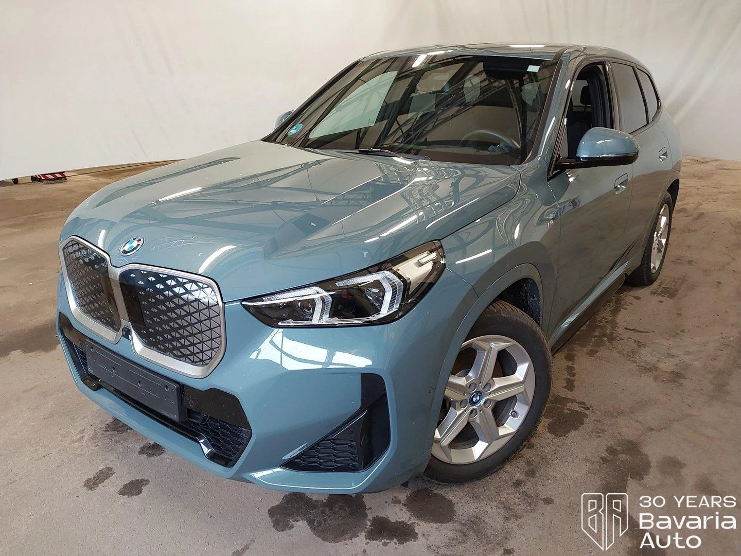 BMW iX1 30 xDrive M Sport Paket Automatic | Mobile.bg   1