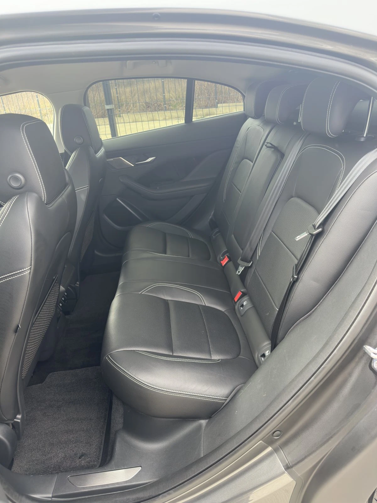 Jaguar I-Pace EV 400/90KWh/MERIDIAN/PANO/4X4, снимка 11 - Автомобили и джипове - 54135730