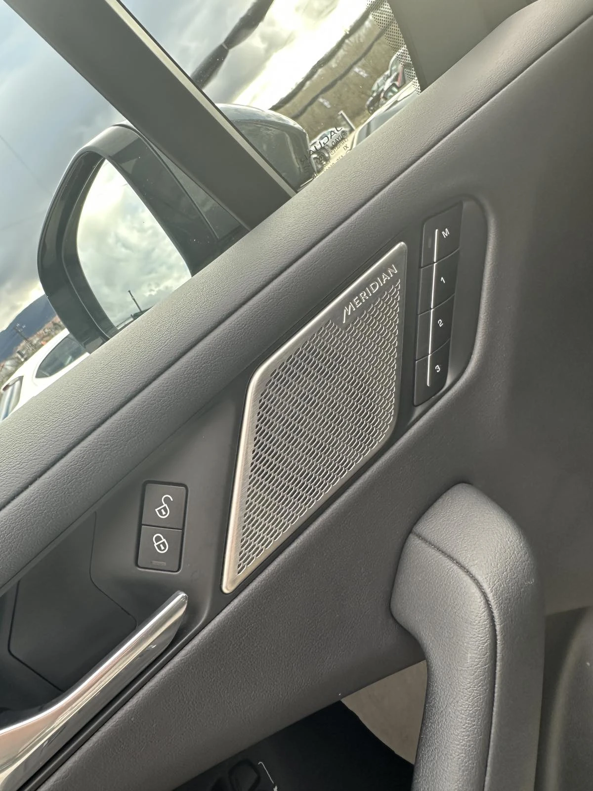 Jaguar I-Pace EV 400/90KWh/MERIDIAN/PANO/4X4, снимка 15 - Автомобили и джипове - 54135730