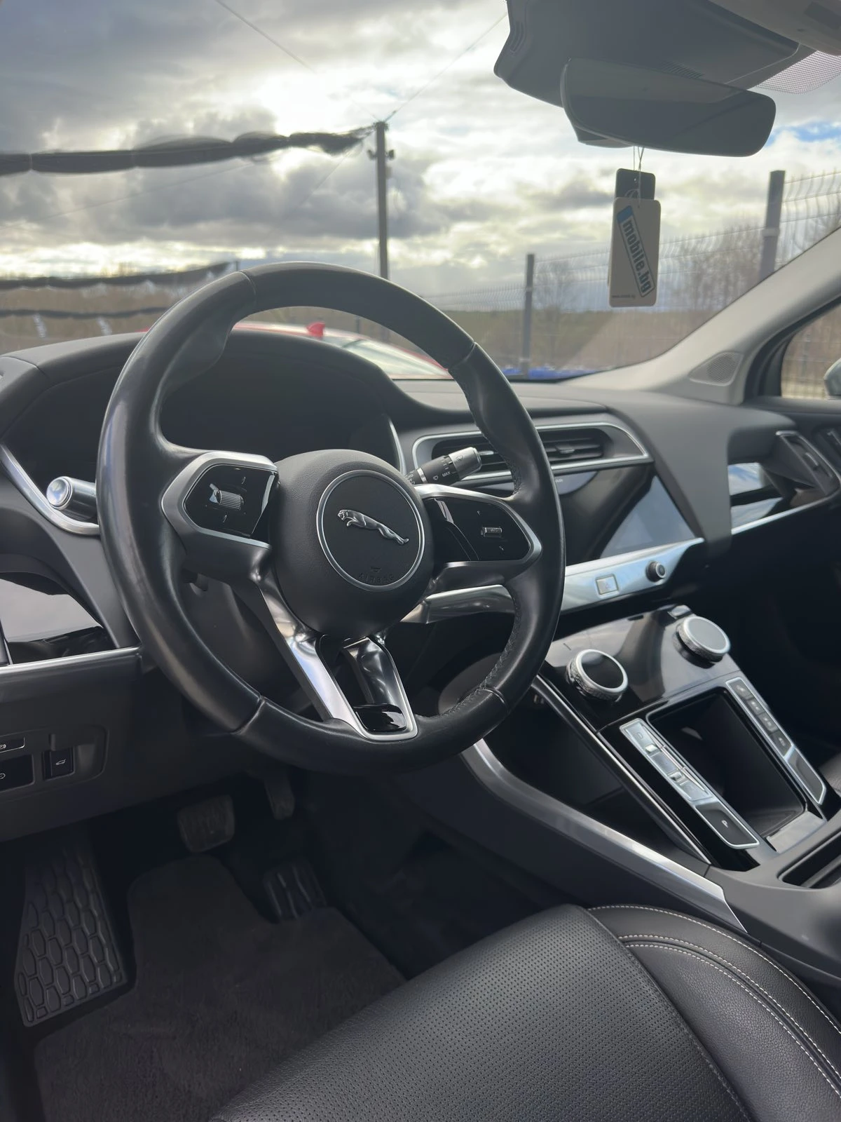 Jaguar I-Pace EV 400/90KWh/MERIDIAN/PANO/4X4, снимка 9 - Автомобили и джипове - 54135730