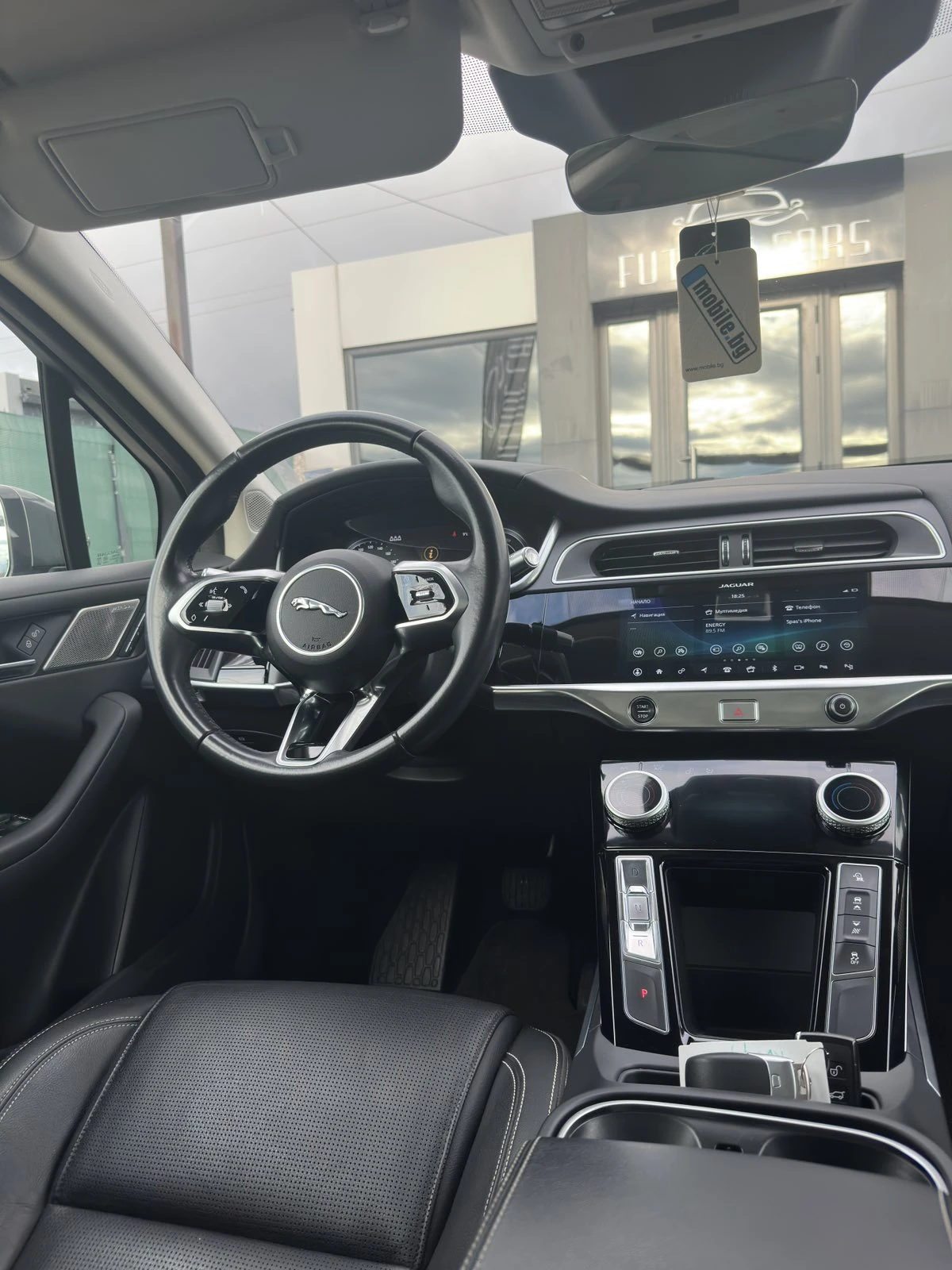 Jaguar I-Pace EV 400/90KWh/MERIDIAN/PANO/4X4, снимка 8 - Автомобили и джипове - 54135730