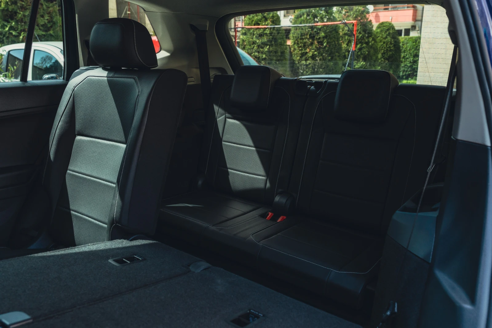 VW Tiguan Volkswagen Tiguan SE, 2.0 TSI - 47000 km -7 местен, снимка 16 - Автомобили и джипове - 54197017