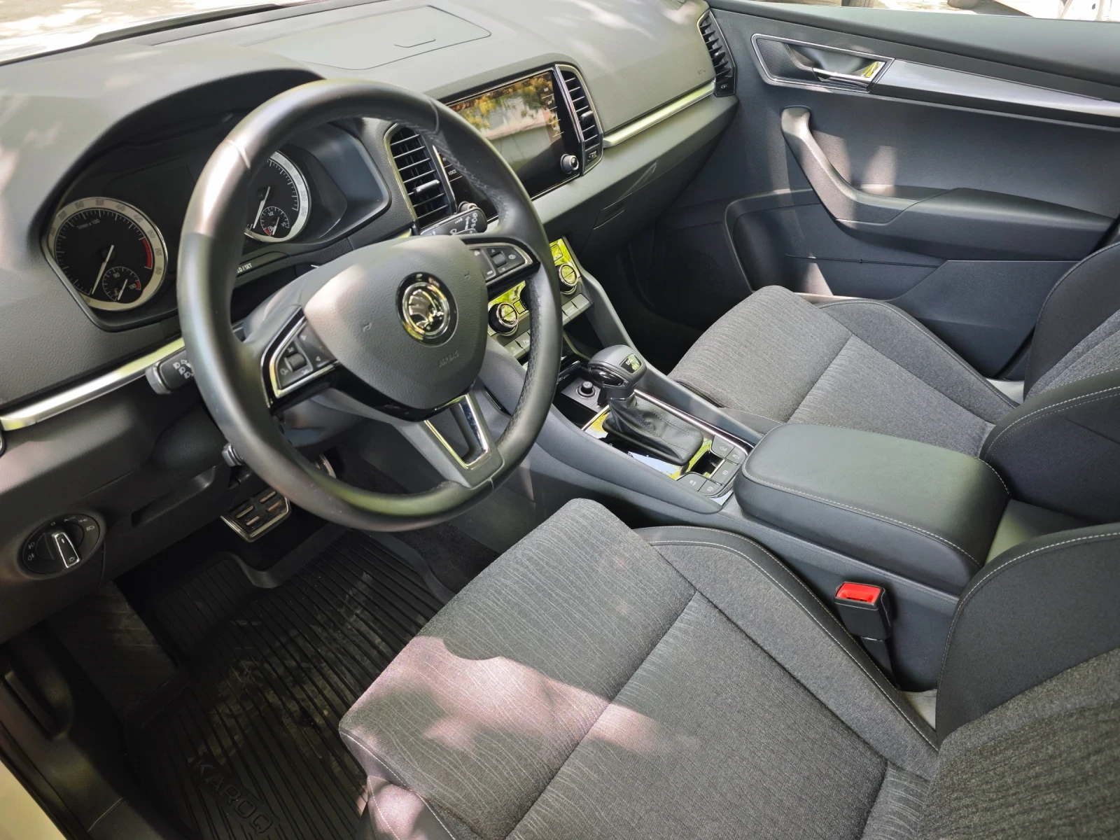 Skoda Karoq 2.0TDI EDITION 4X4 DSG, снимка 6 - Автомобили и джипове - 54519773
