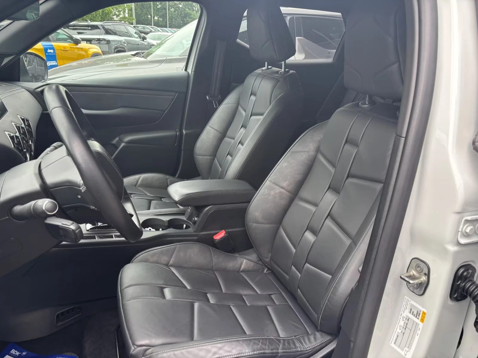 DS DS 3 Crossback E-TENSE/136HP/СЕРТИФИКАТ/H.PUMP/CAM/NAVI/LED/549q, снимка 7 - Автомобили и джипове - 55476325