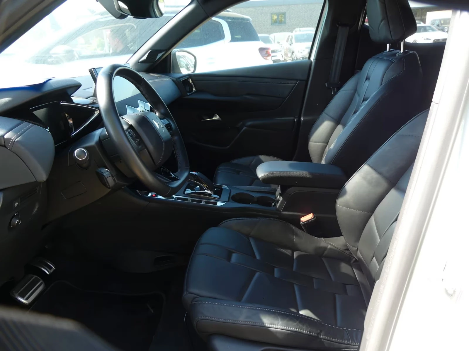 DS DS 3 Crossback E-TENSE/136HP/СЕРТИФИКАТ/H.PUMP/CAM/NAVI/LED/549q, снимка 6 - Автомобили и джипове - 55476325