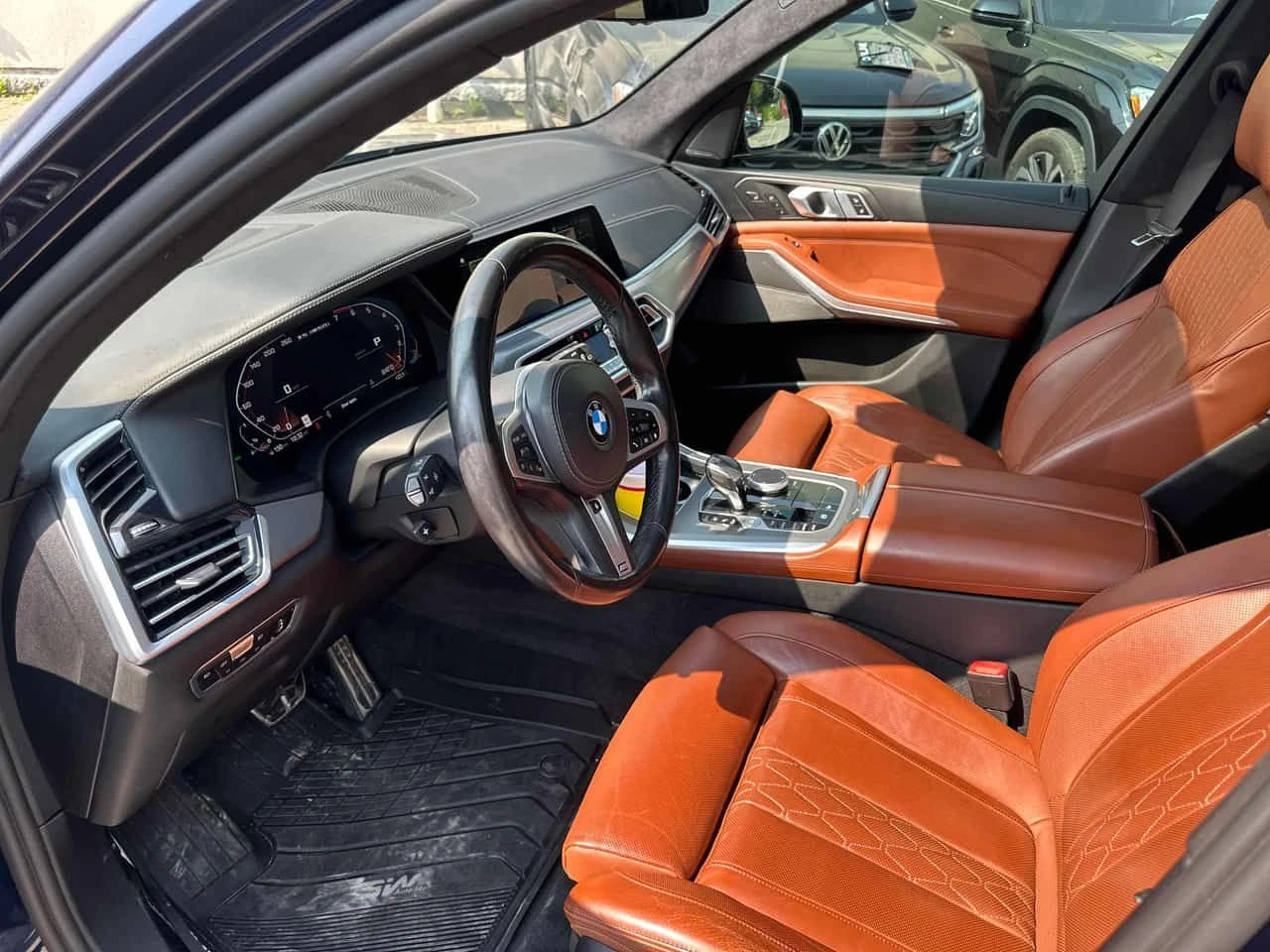BMW X5 M50i/ЛАЗЕРИ/ДИСТРОНИК/ОБДУХВАНЕ/H/K, снимка 5 - Автомобили и джипове - 55684234