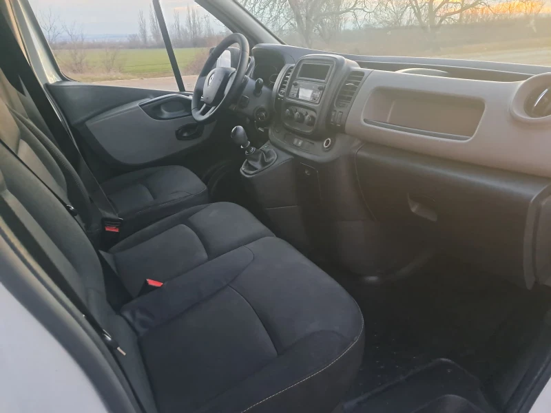 Renault Trafic 1.6dci 6 места, снимка 9 - Бусове и автобуси - 49349641