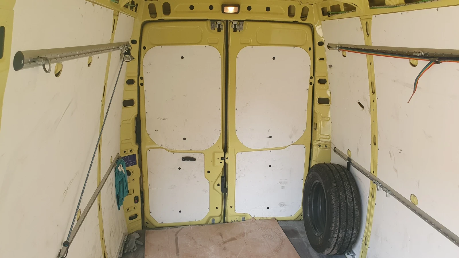 Iveco Daily, снимка 12 - Бусове и автобуси - 54199002