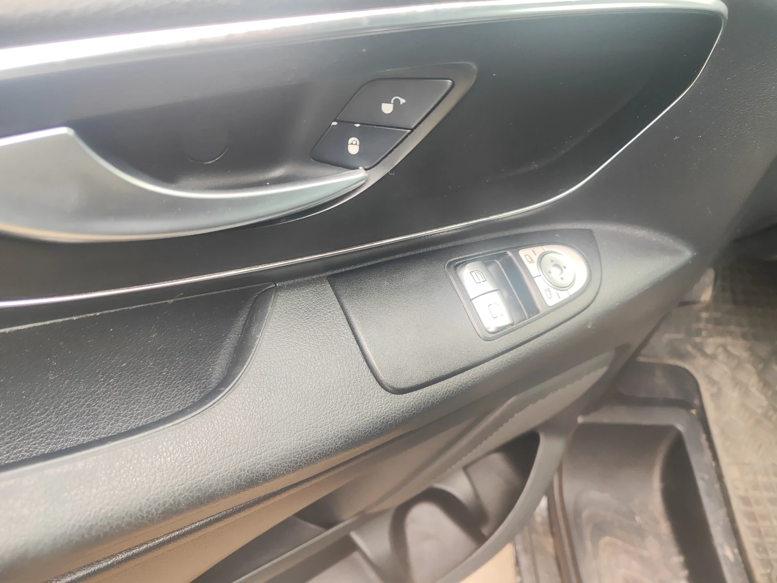 Mercedes-Benz Vito 2200, снимка 2 - Бусове и автобуси - 54356035