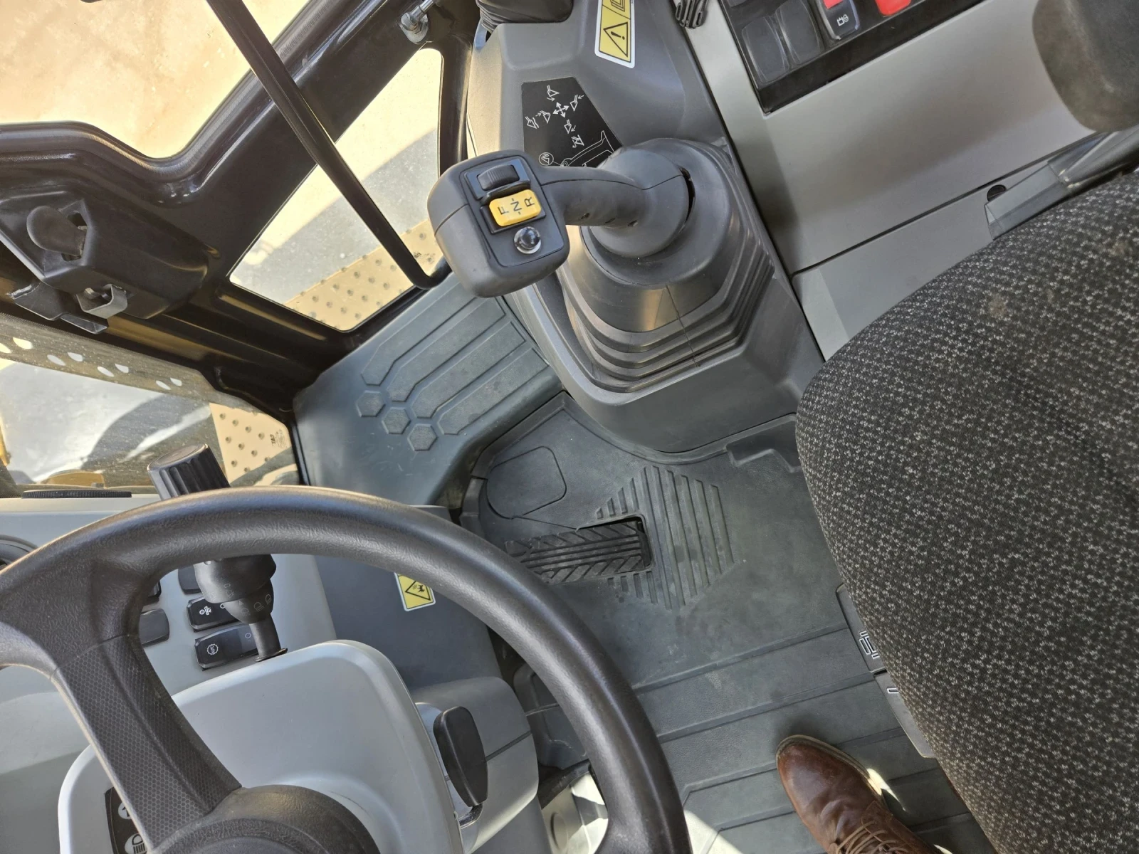 Багер Cat 432f - изображение 6