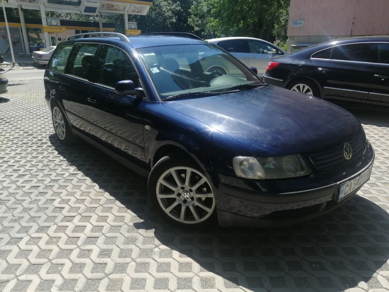 VW Passat, снимка 3 - Автомобили и джипове - 47349338