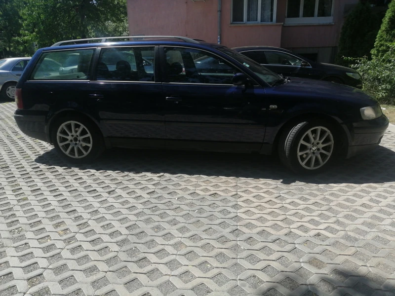 VW Passat, снимка 4 - Автомобили и джипове - 47349338