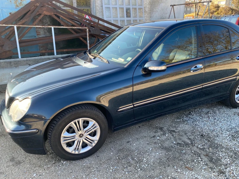 Mercedes-Benz C 180, снимка 8 - Автомобили и джипове - 48036638