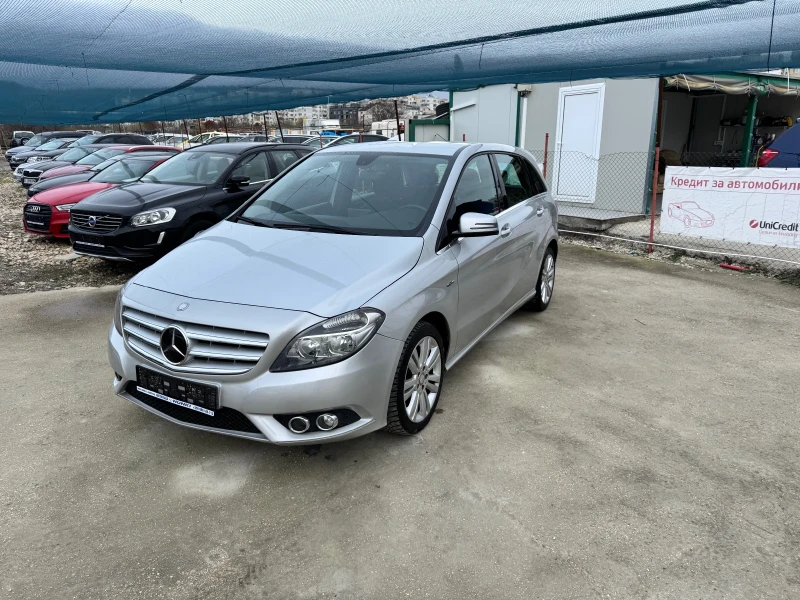 Mercedes-Benz B 180, снимка 1 - Автомобили и джипове - 48226399