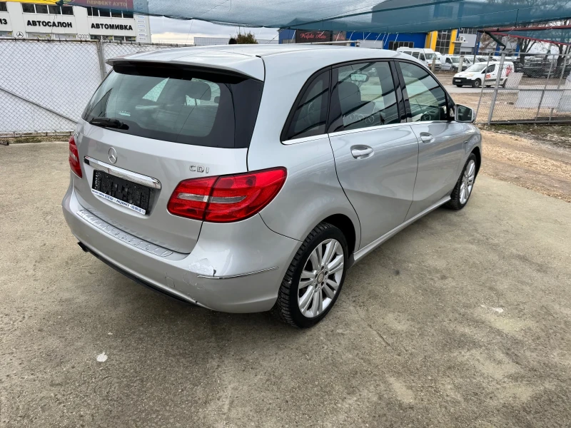 Mercedes-Benz B 180, снимка 6 - Автомобили и джипове - 48226399