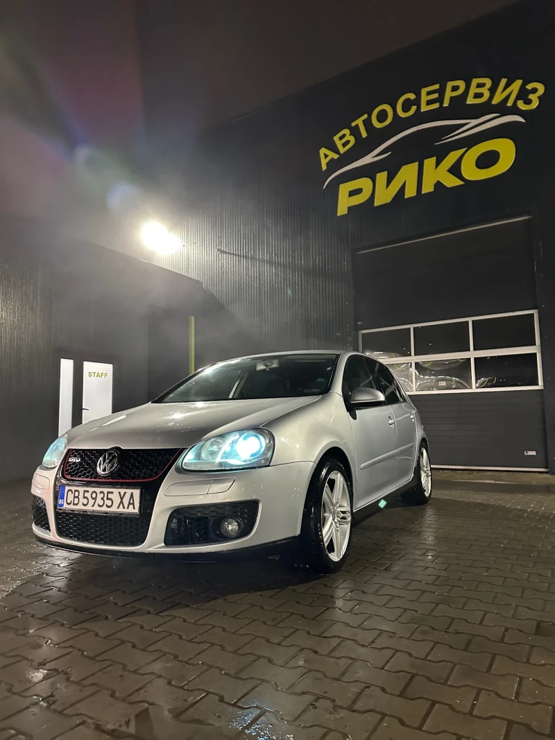 VW Golf, снимка 1 - Автомобили и джипове - 48227573