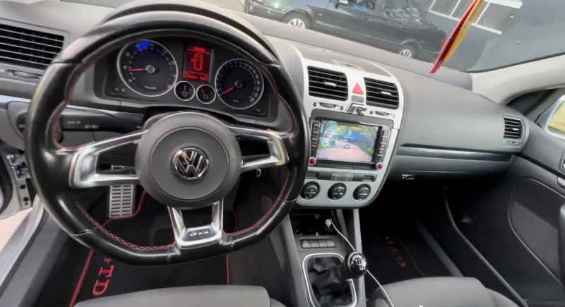 VW Golf, снимка 7 - Автомобили и джипове - 48227573