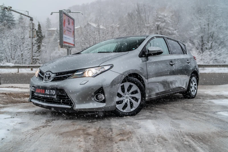 Toyota Auris 2.0 D-4D 124к.с ТОП! ПРОДАВА СЕ С ГАРАНЦИЯ, снимка 1 - Автомобили и джипове - 48436279