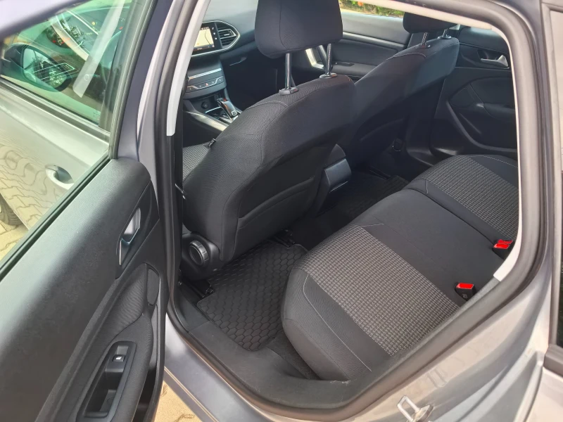Peugeot 308 1.5BlueHDI EAT8, снимка 10 - Автомобили и джипове - 52487234