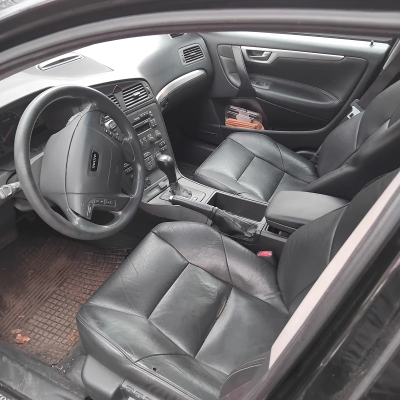 Volvo V70, снимка 5 - Автомобили и джипове - 52353122