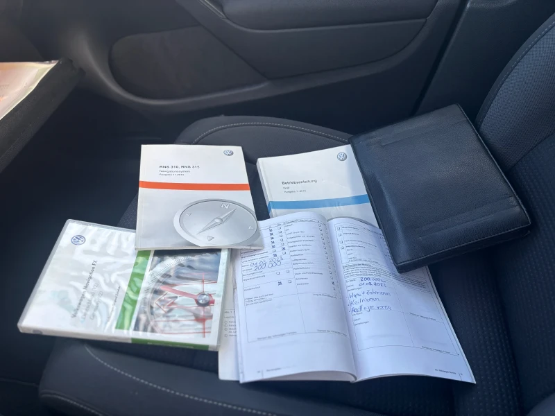 VW Golf 1.6TDI #НАПЪЛНО ОБСЛУЖЕН, снимка 14 - Автомобили и джипове - 52374912