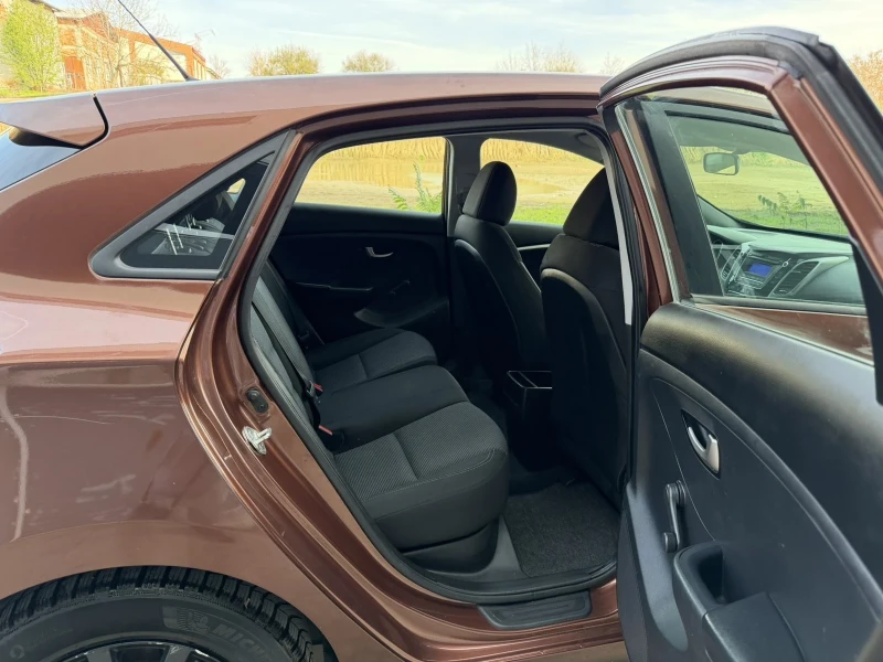 Hyundai I30 1.4i Comfort, снимка 15 - Автомобили и джипове - 52517478