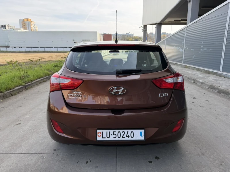 Hyundai I30 1.4i Comfort, снимка 7 - Автомобили и джипове - 52517478