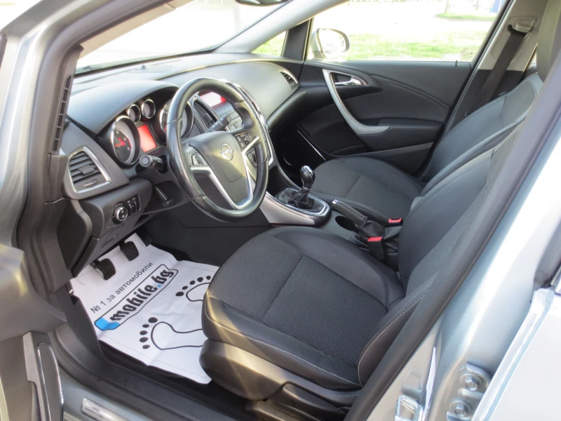 Opel Astra 1.7 CDTI , снимка 9 - Автомобили и джипове - 52722461