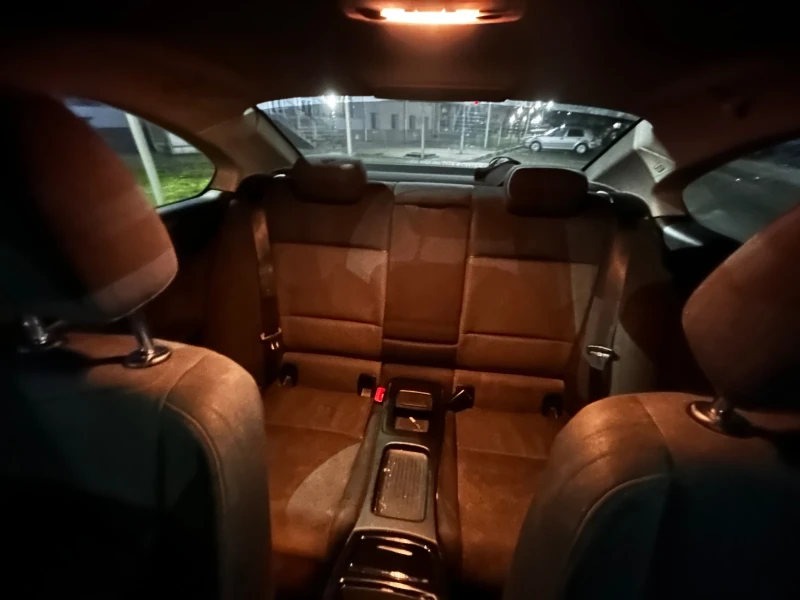 BMW 320, снимка 8 - Автомобили и джипове - 52862330