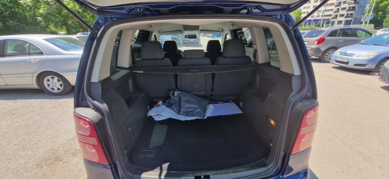 VW Touran, снимка 8 - Автомобили и джипове - 52996735