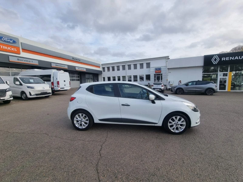Renault Clio 1.2, снимка 3 - Автомобили и джипове - 53034402