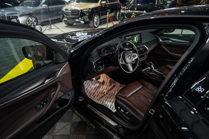 BMW 540 D XDRIVE FULL M BLACK LINE H&K ЛИЗИНГ 100%, снимка 11 - Автомобили и джипове - 53220674