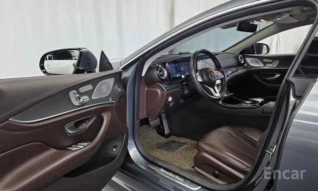 Mercedes-Benz CLS 300 D * AMG * ПАНОРАМА * HEAD UP * DRIVER ASSIST PKG *, снимка 5 - Автомобили и джипове - 56092998