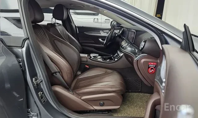 Mercedes-Benz CLS 300 D * AMG * ПАНОРАМА * HEAD UP * DRIVER ASSIST PKG *, снимка 12 - Автомобили и джипове - 56092998